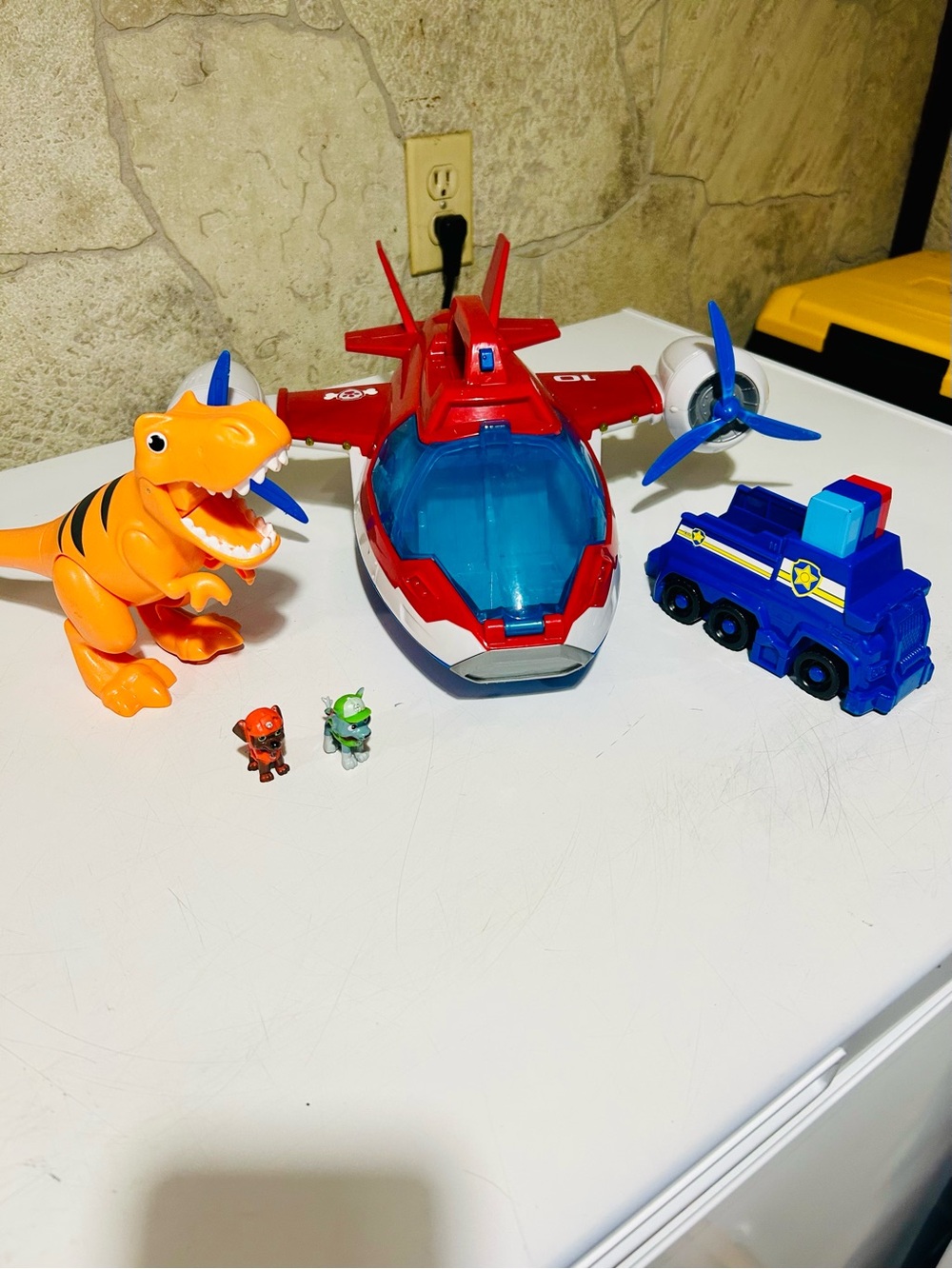Paw Patrol plane, dinosaur and truck with figurines playset